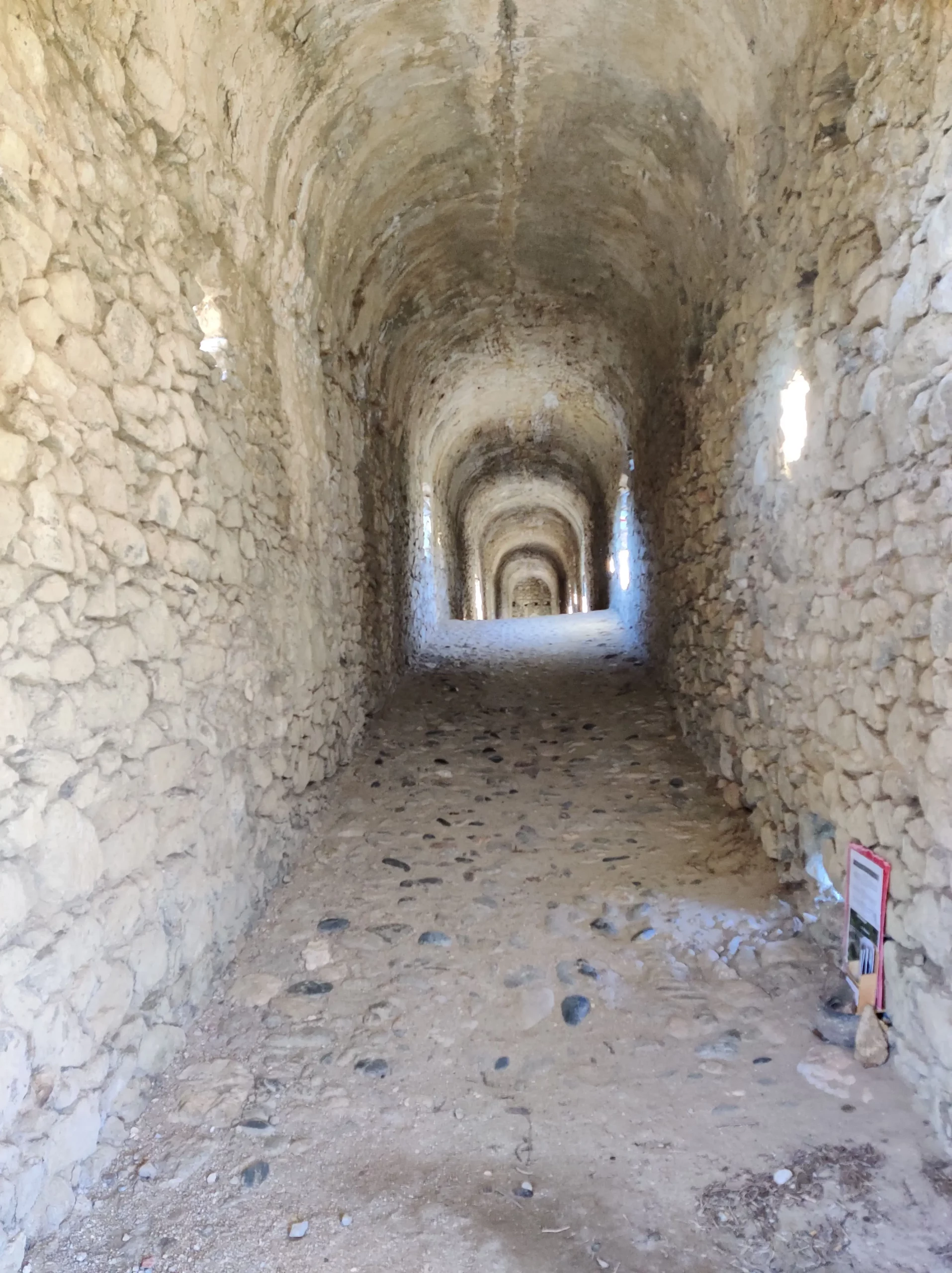 Tunnel aqueduc Ansignan